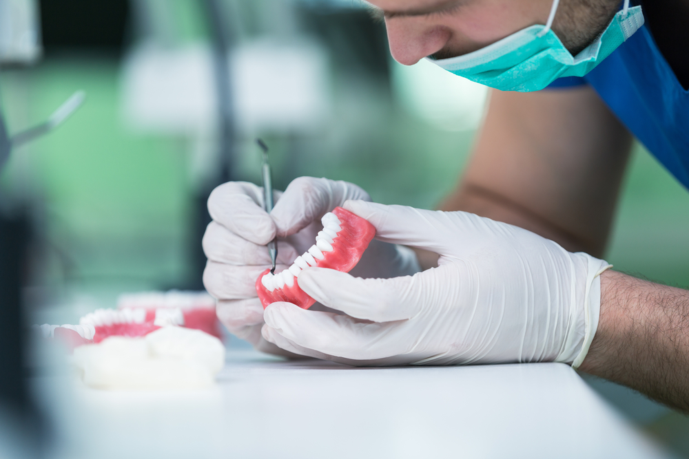 Dentiste Laval - Prothèse dentaire entretien